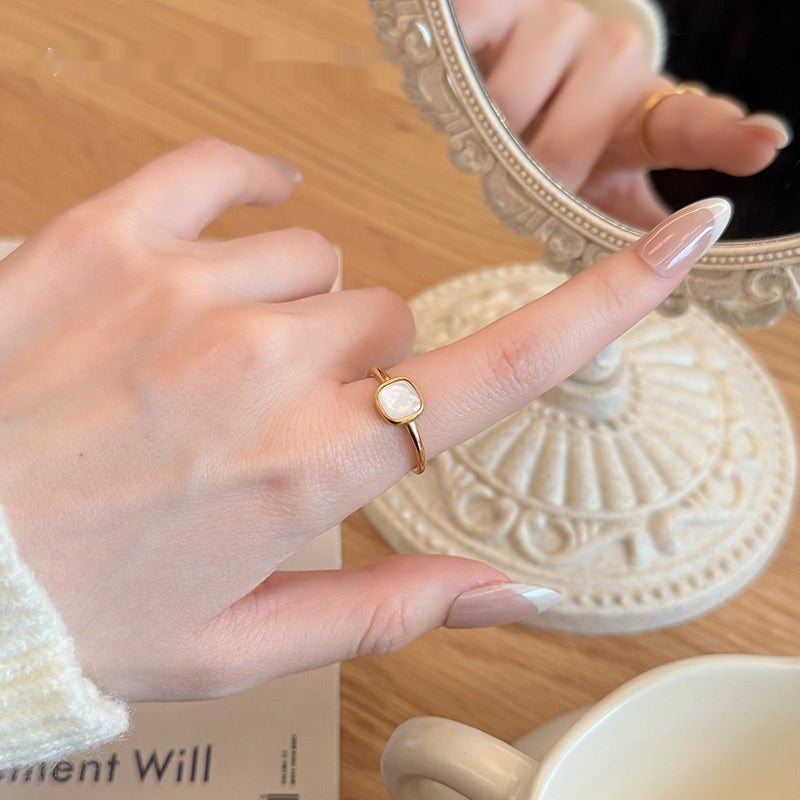 French-style Vintage Natural White Mother-of-Pearl Ring For Women