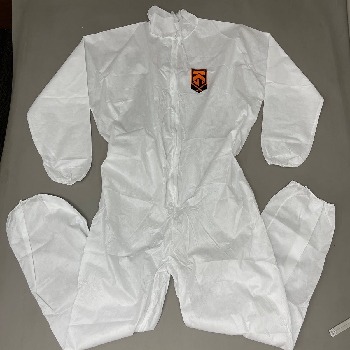 KLEENGUARD Box Of 24 A20 Coveralls Protective Clothing Zip Front Elastic XL White 49104(02) (New)