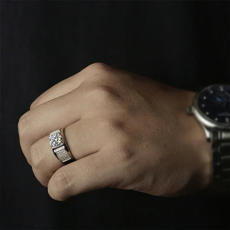 NeeTim 1ct D Color Moissanite Wedding Band Men Ring 925 Sterling Silver with Gold Plated Wedding Engagement Rings Gift For Man