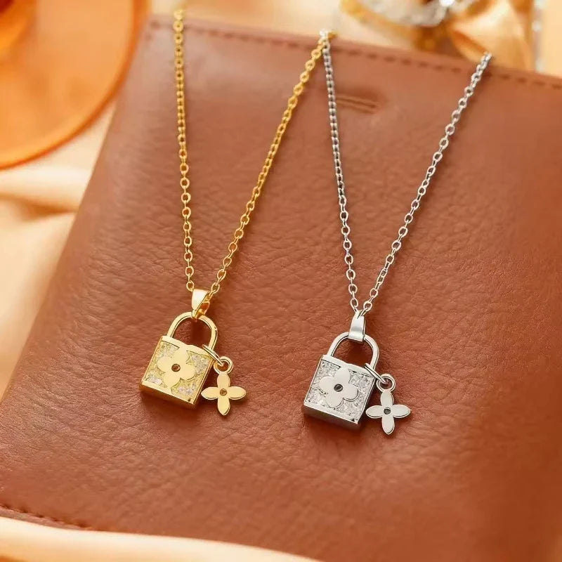 Fashionable collarbone chain, non-fading accessories, titanium steel women's necklace, set with diamonds