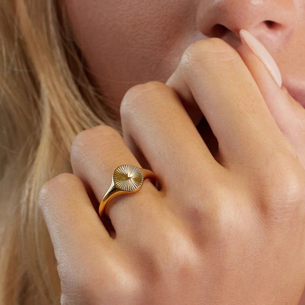 High Quality Wave Rings for Women Minimalist Dainty Rays Texture Circle Ring Stainless Steel Signet Chunky Dome Ring Jewelry