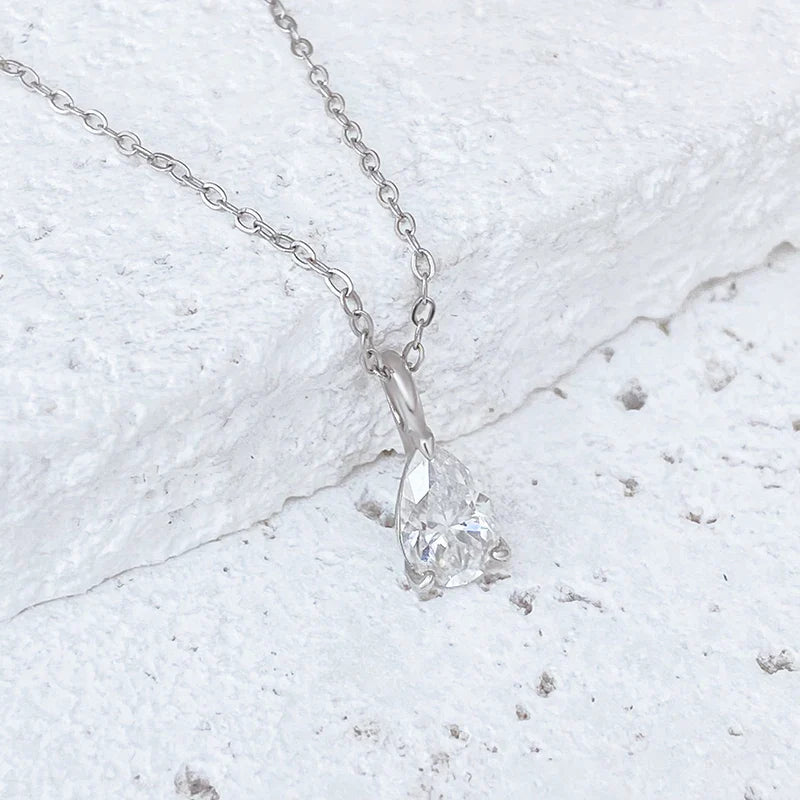 NeeTim Water Drop1ct 2ct Moissanite Pendant Necklace S925 Silver Pear Cut Lab Diamond Neckchain with Certificate for Women