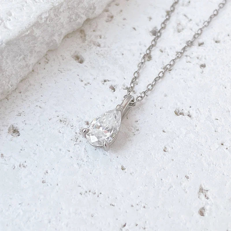 NeeTim Water Drop1ct 2ct Moissanite Pendant Necklace S925 Silver Pear Cut Lab Diamond Neckchain with Certificate for Women