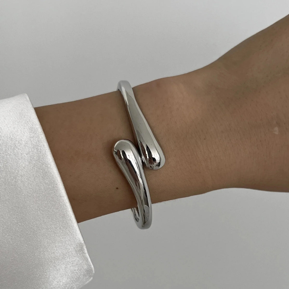 Vintage Punk Quartz Cuff Bangles | Geometric Metal Bracelets for Women and Men